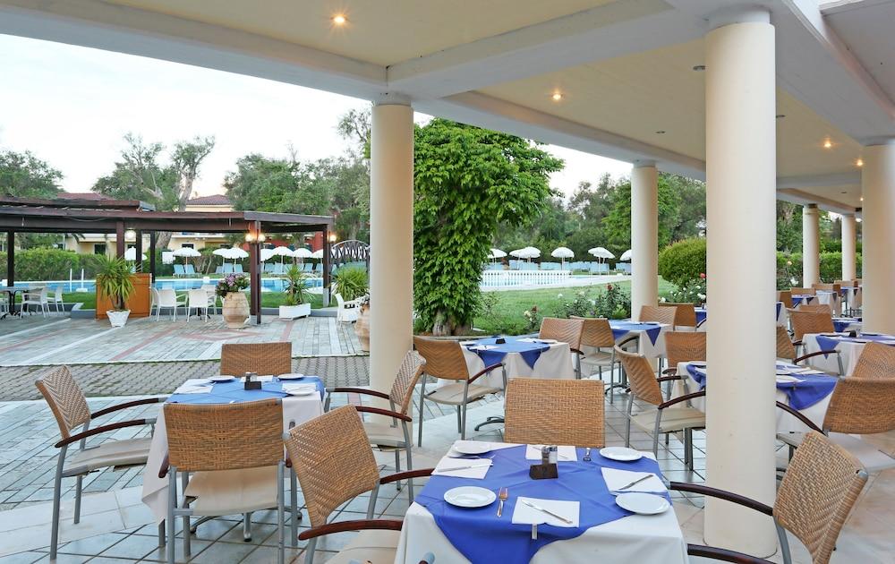 Sentido Apollo Palace 메손기 외부 사진 The restaurant