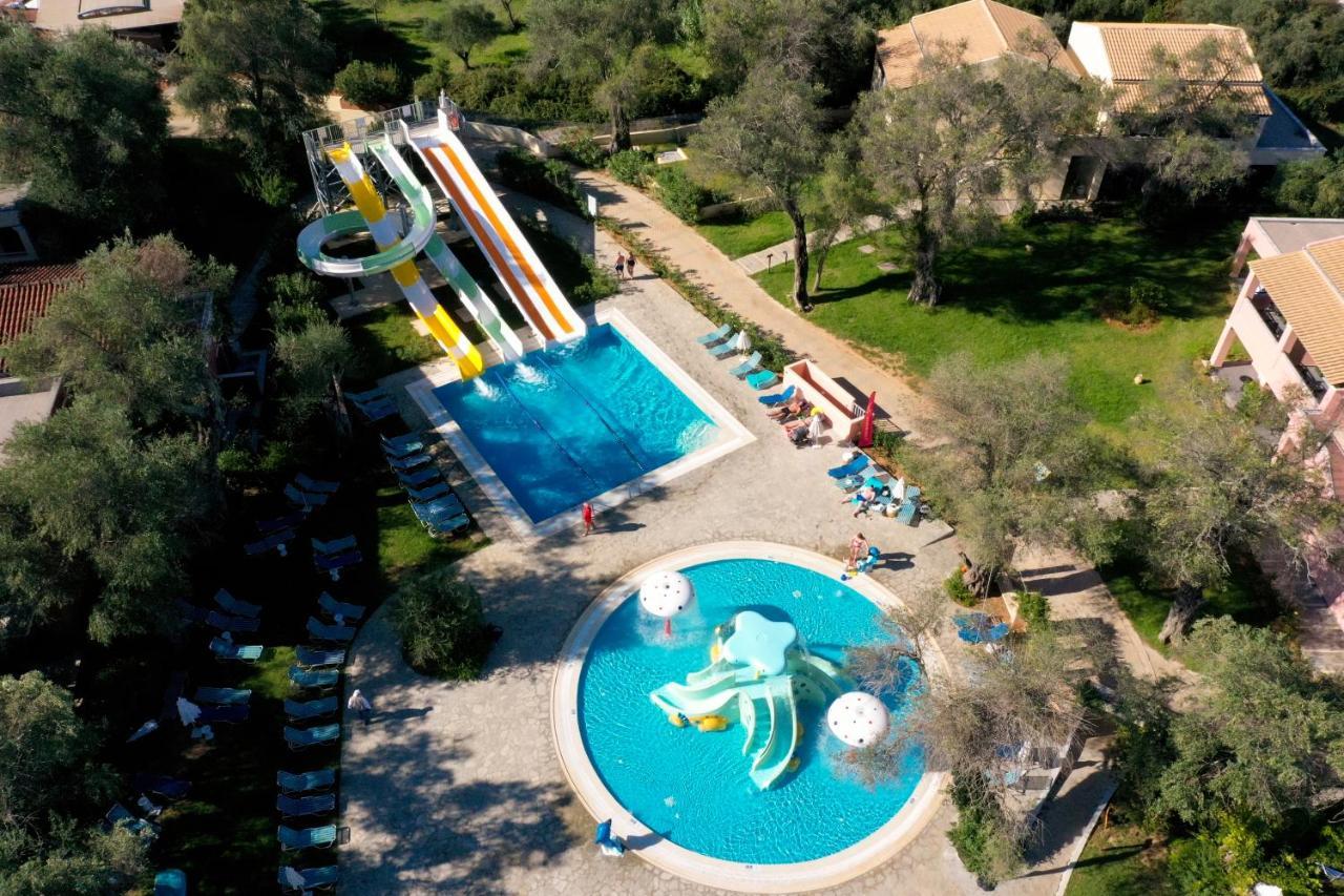 Sentido Apollo Palace 메손기 외부 사진 Aerial view of the water park