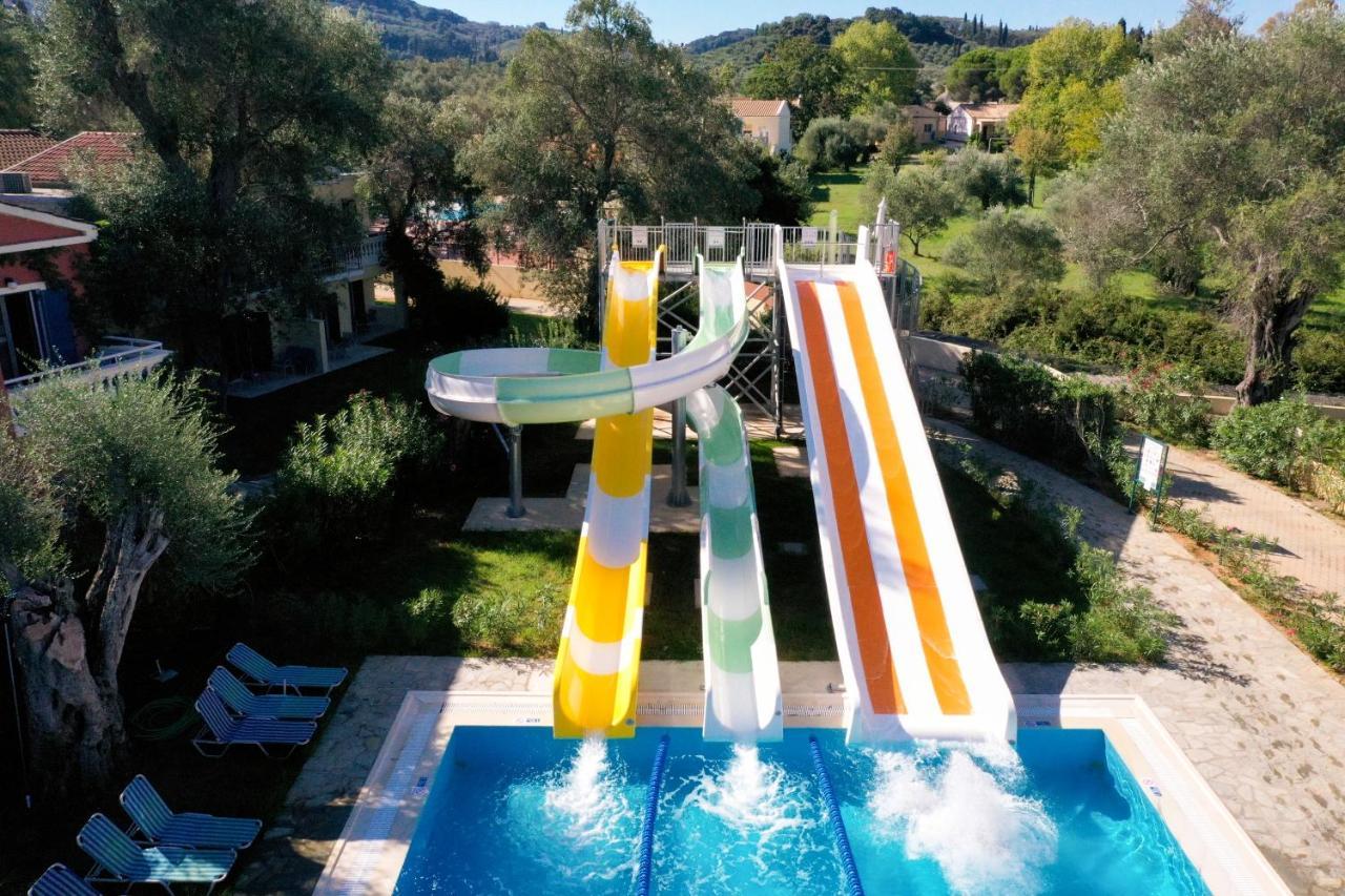 Sentido Apollo Palace 메손기 외부 사진 Water park in Greece