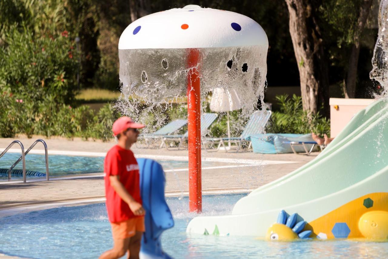 Sentido Apollo Palace 메손기 외부 사진 Mushroom umbrella