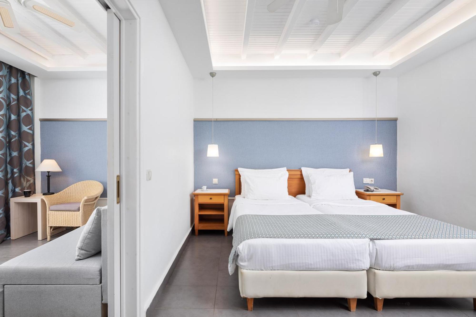 Sentido Apollo Palace 메손기 외부 사진 A bedroom at the hotel