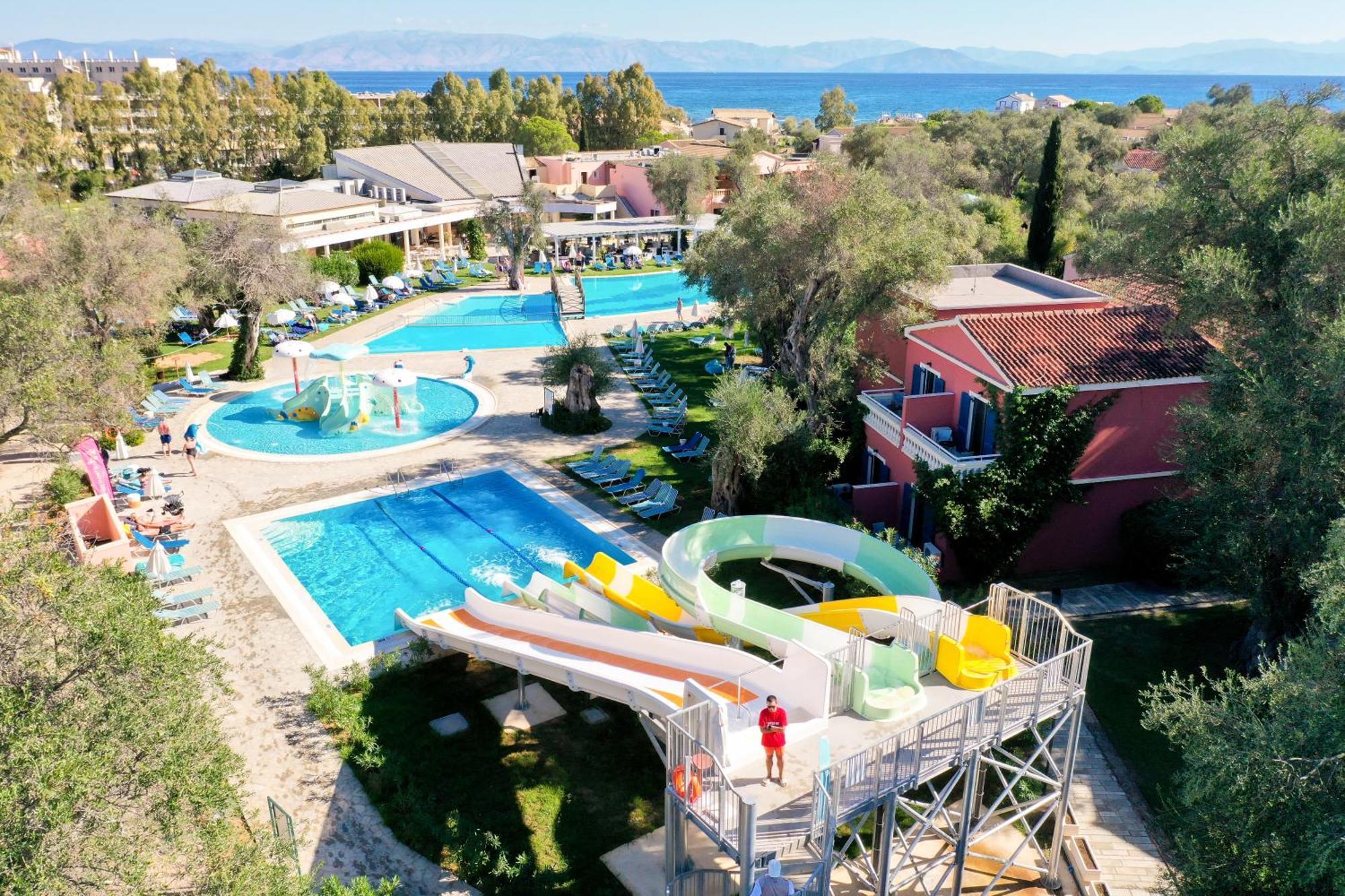 Sentido Apollo Palace 메손기 외부 사진 Aerial view of the hotel