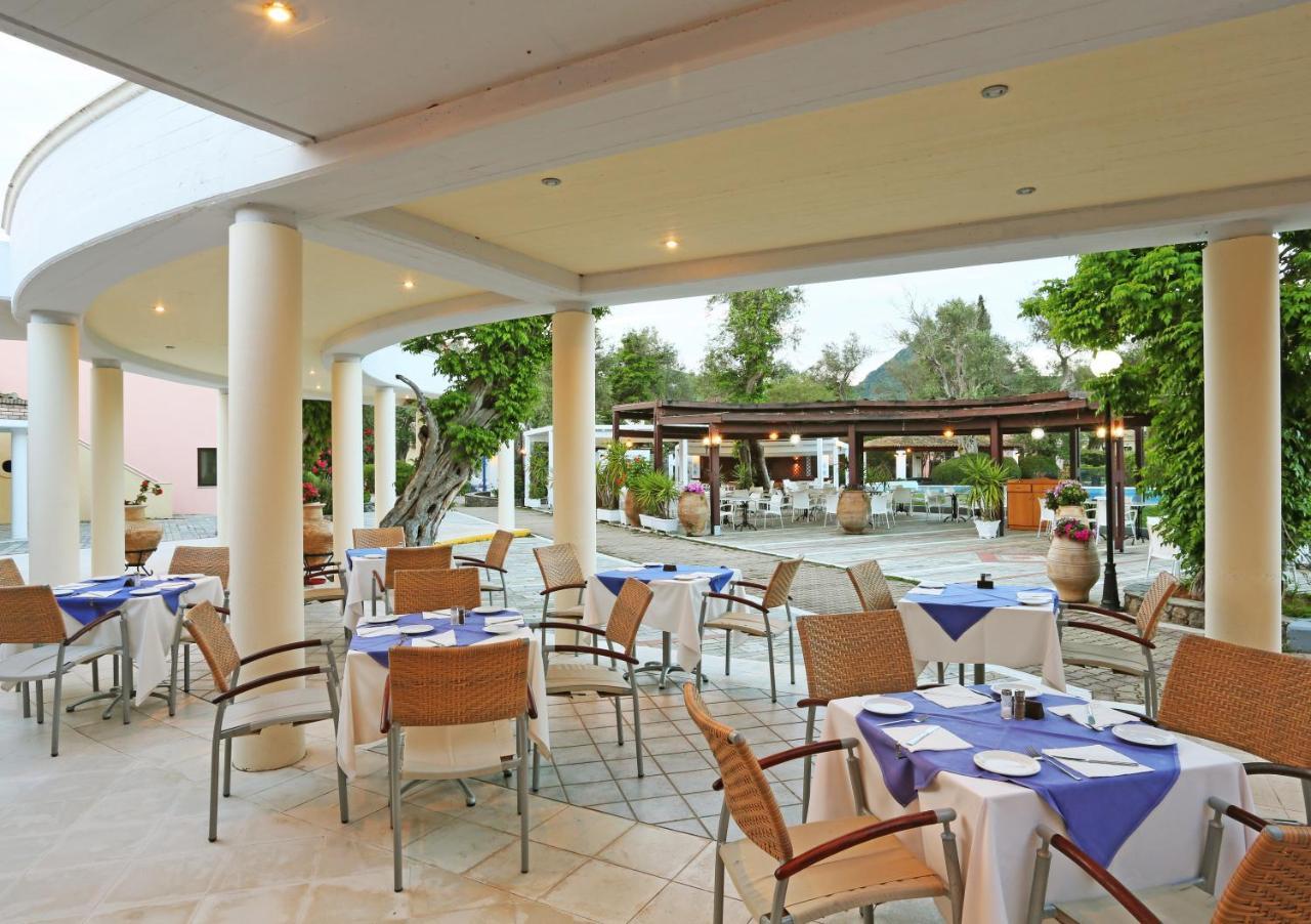 Sentido Apollo Palace 메손기 외부 사진 The restaurant at the hotel