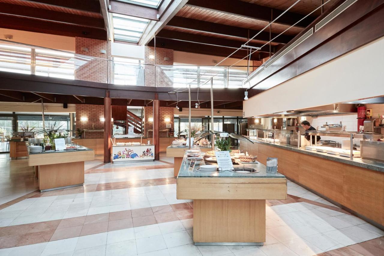 Sentido Apollo Palace 메손기 외부 사진 The buffet at the airport